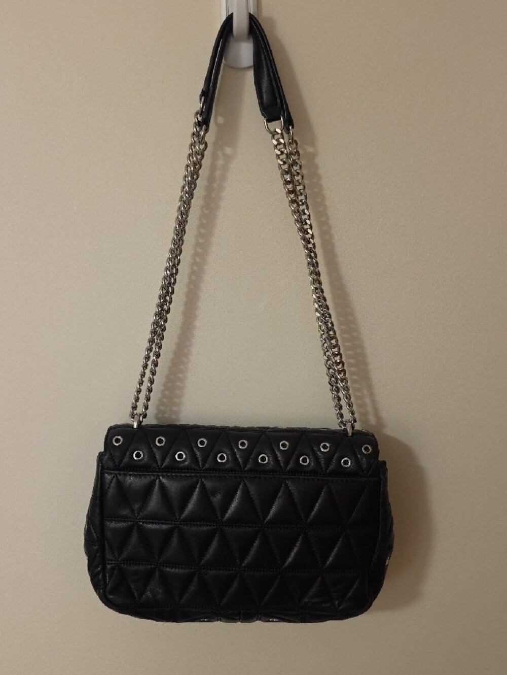 Michael Kors Black Leather Quilted Shoulder Bag with Silver Eyelets and Chain - Picture 4 of 9